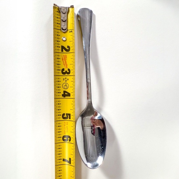 (8) Oneida Spoons – 4 Teaspoons & 4 Dessert Tablespoons – Good/Fair Condition 🍽 - Picture 2 of 6